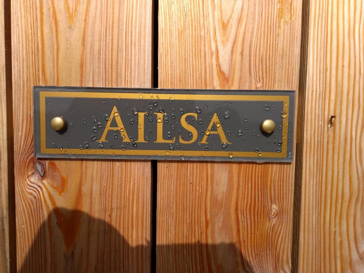 Cleeves Cabins Ailsa Luxury Lodge With Hot Tub Dalry  エクステリア 写真