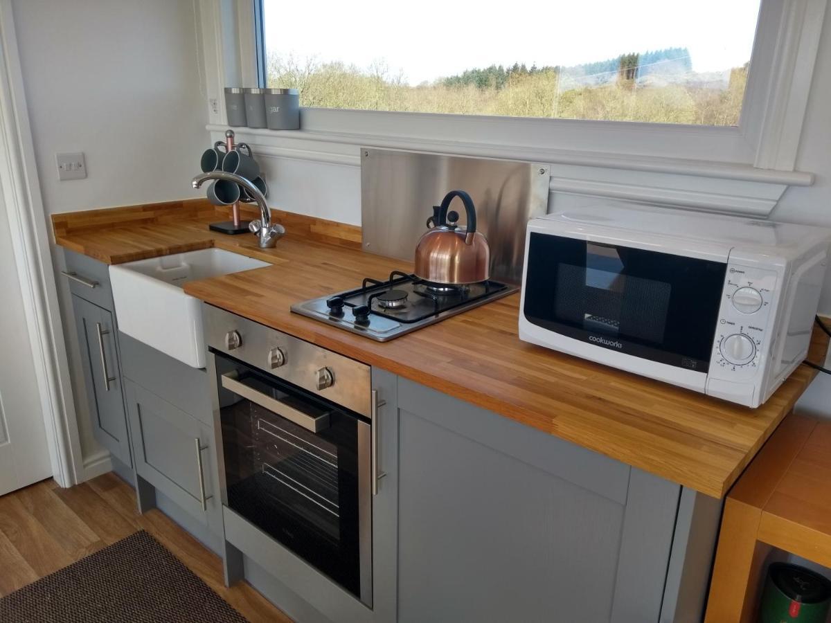 Cleeves Cabins Ailsa Luxury Lodge With Hot Tub Dalry  エクステリア 写真