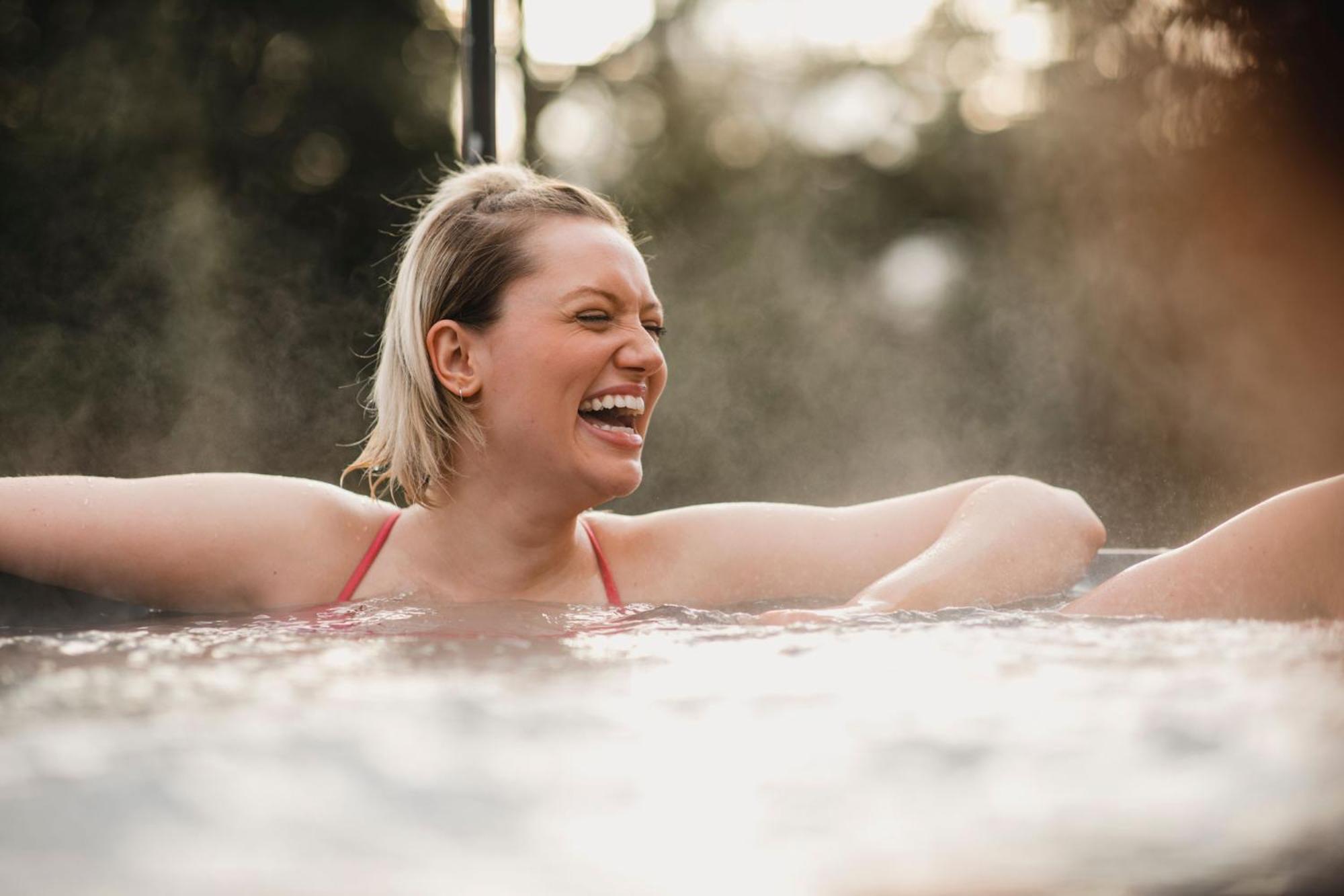 Cleeves Cabins Ailsa Luxury Lodge With Hot Tub Dalry  エクステリア 写真